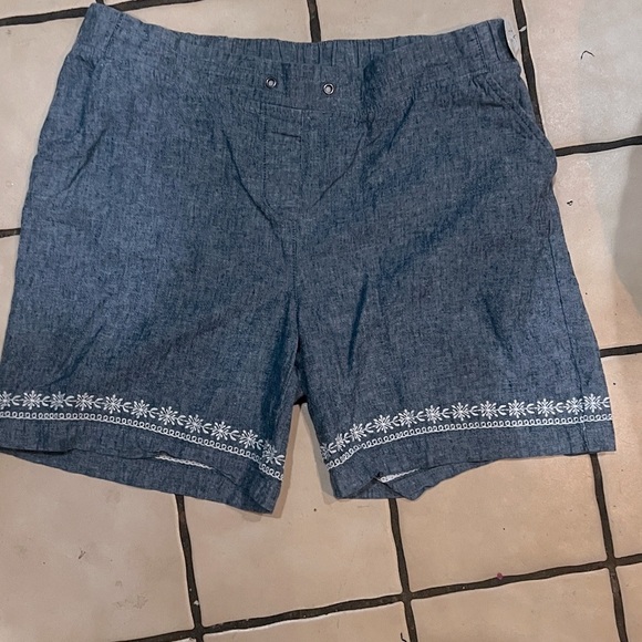 Talbots Linen Blue and White Flat Front Shorts with Embroidered Hem - Picture 3 of 11